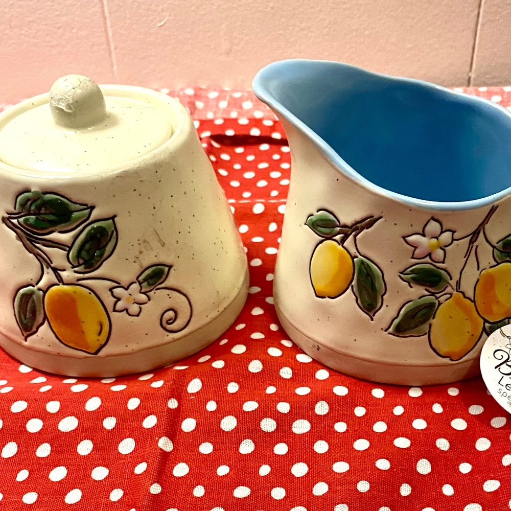 Spectrum Designz Lemon creamer and sugar Bowl NWT